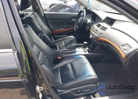 2011 Honda Accord 2.4 Ex-L z USA, uszkodzony, nr VIN 1HGCP2F86BA140392